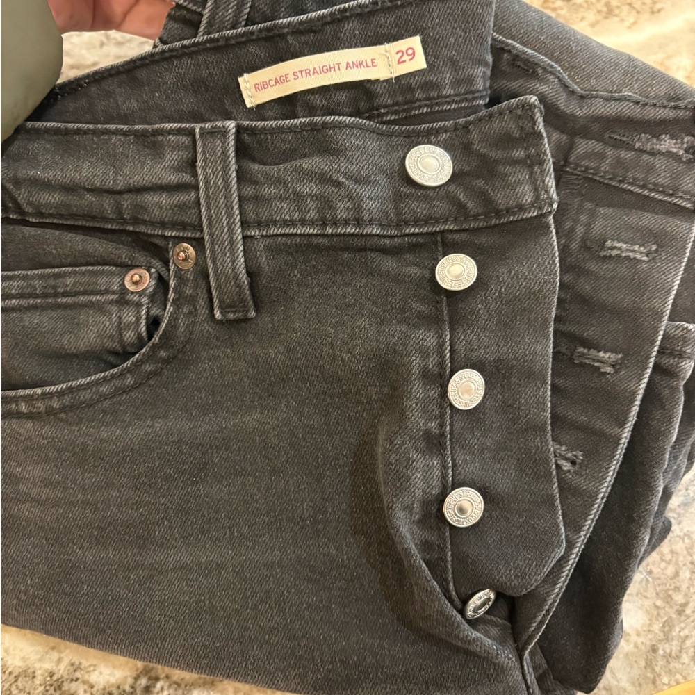 Levi’s Ribcage Straight Ankle Jeans